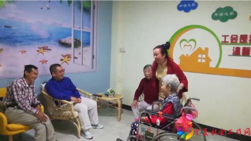 2. 祥光社工中心白沙站社工开展家庭个案咨询