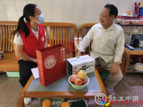 中秋节探访社区长者