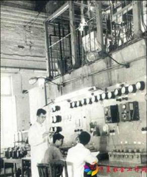 张存浩50年代工作照片。