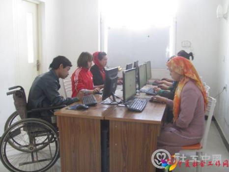 2014年4月28日 服务对象在学习计算机知识