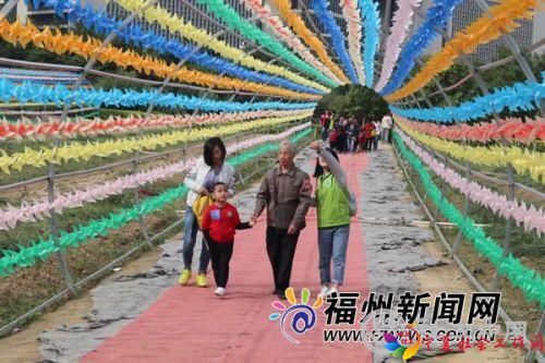 小茉莉社工开展&ldquo;爱老护老&rdquo;行动 陪视障老人逛公园