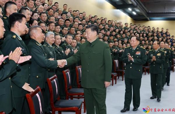 习近平视察信息支援部队(2)XxjpsgC007211_20241205_PEPFN0A001.JPG